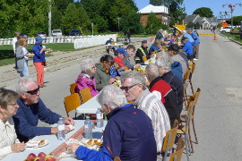 Long Table Lunch dining270