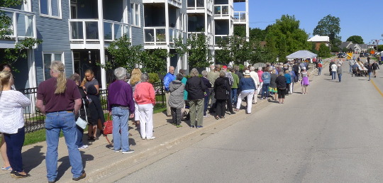 Long Table Lunch line540