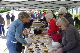 Long Table Lunch serving2 270