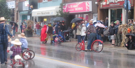 scarecrowparade2014